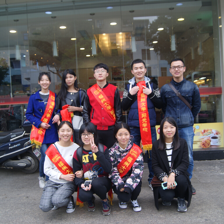 参与活动的人员合照.jpg
