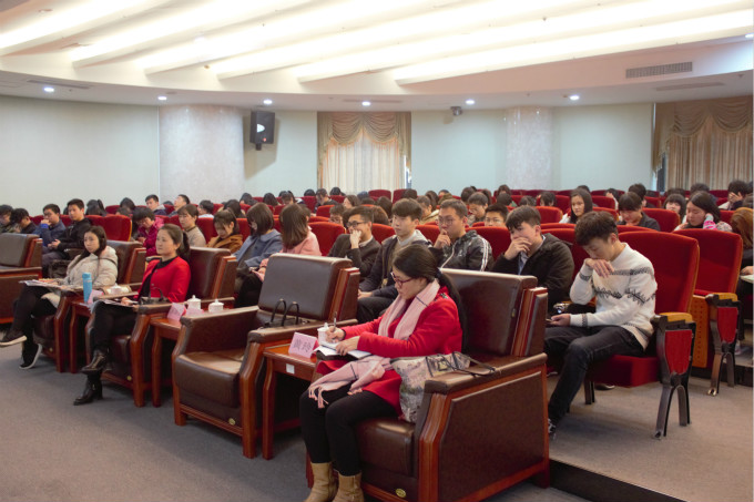 参与本次报告会的全体人员_meitu_9.jpg