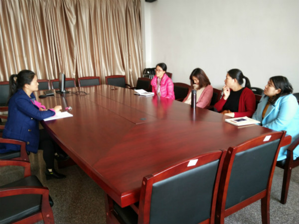 法律教工党支部会议现场_meitu_1.jpg