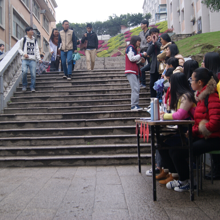 设点的法律系同学.jpg