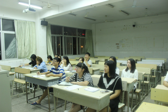 校友会面试现场_meitu_2.jpg