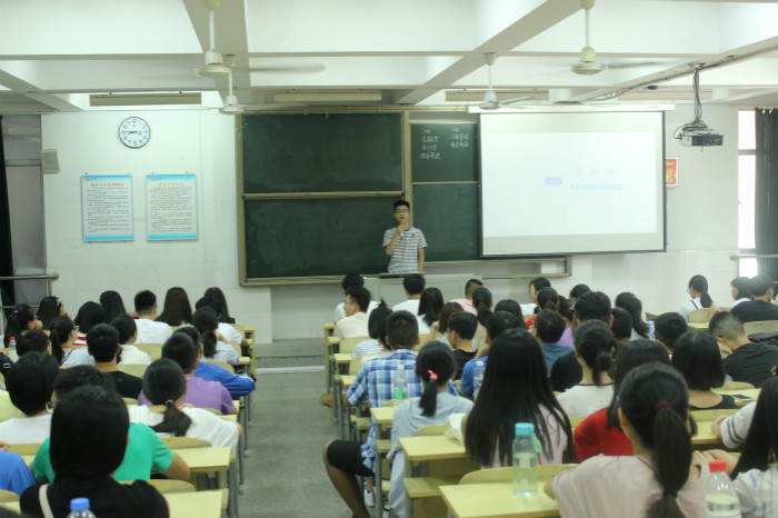 同学们认真聆听_meitu_19.jpg